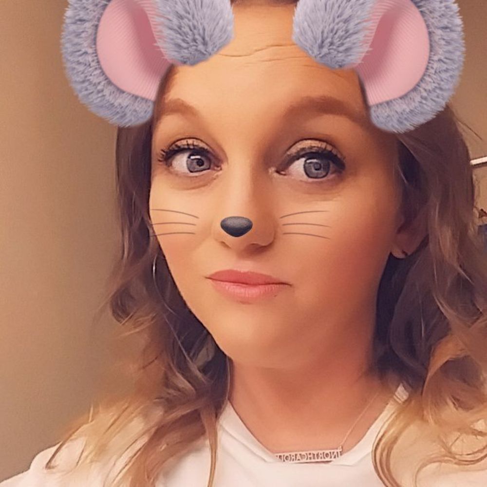 Meet your Posher, Courtney